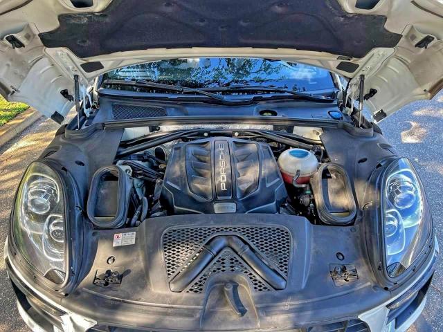 Porsche Macan S Image 10