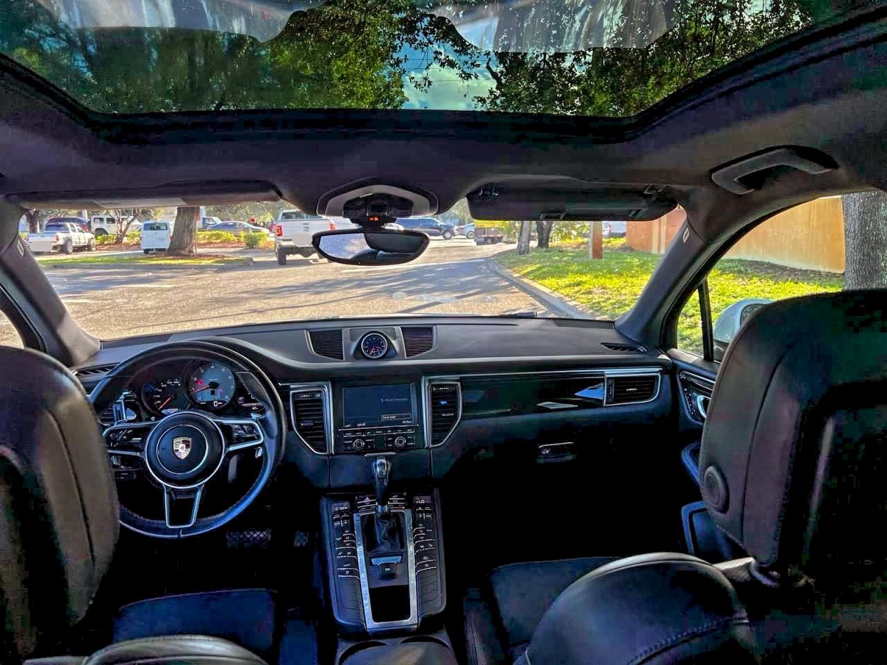 Porsche Macan S Image 4