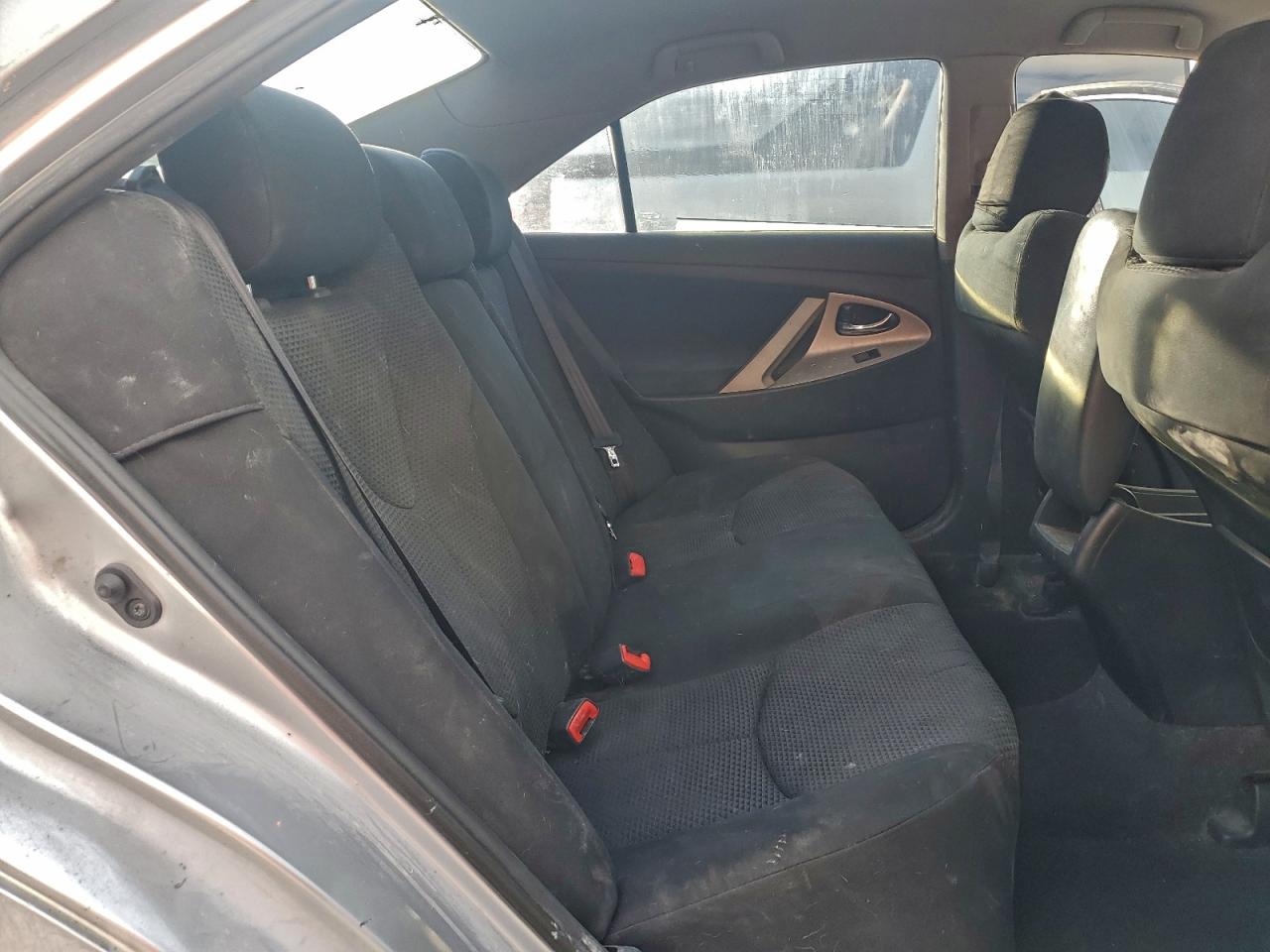 Toyota Camry Ce Image 9