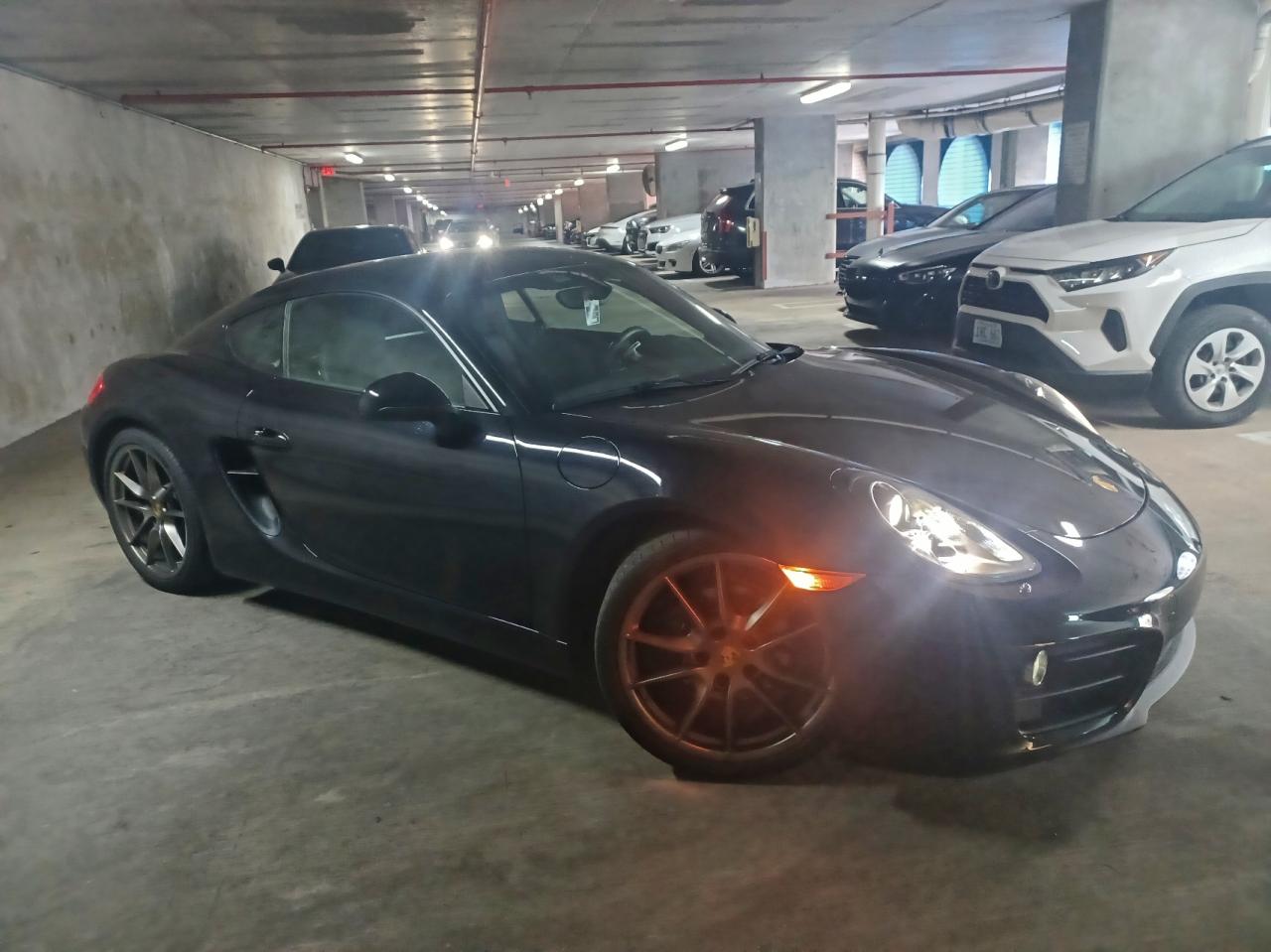 Porsche Cayman Image 1