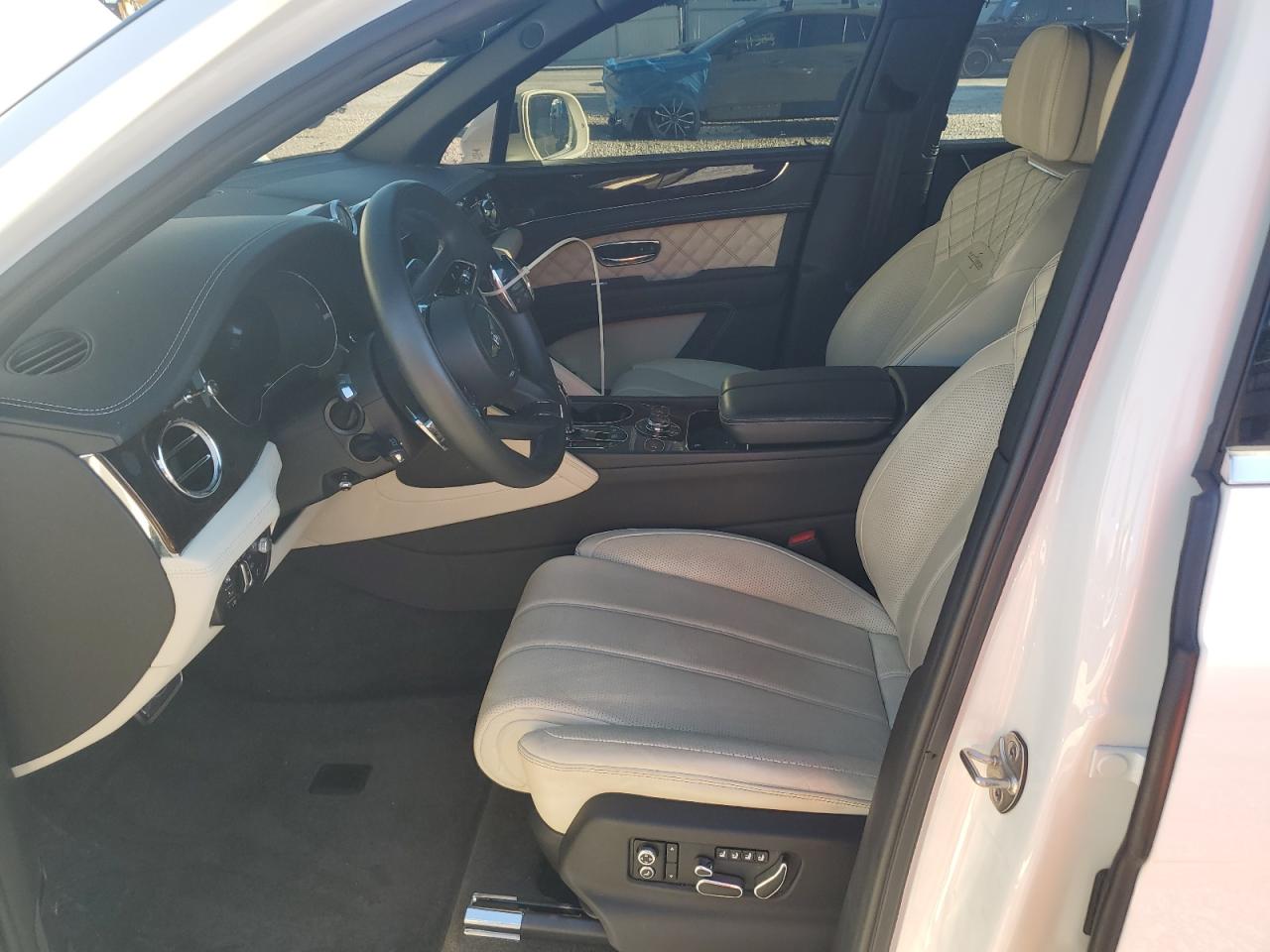 Bentley Bentayga Image 10