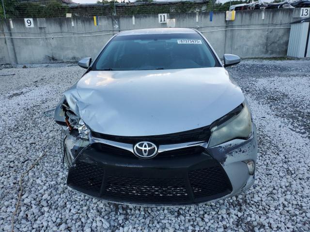Toyota Camry Le Image 7