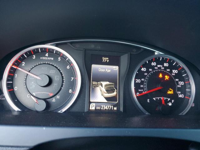 Toyota Camry Le Image 9