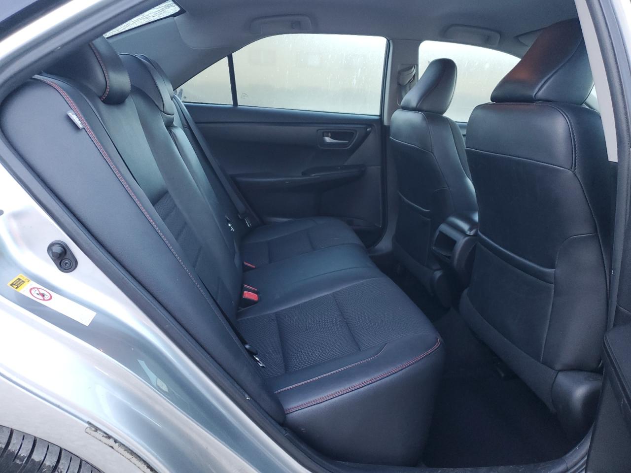 Toyota Camry Le Image 10