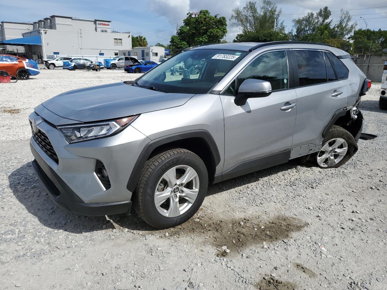 Toyota RAV4 Xle Image 1