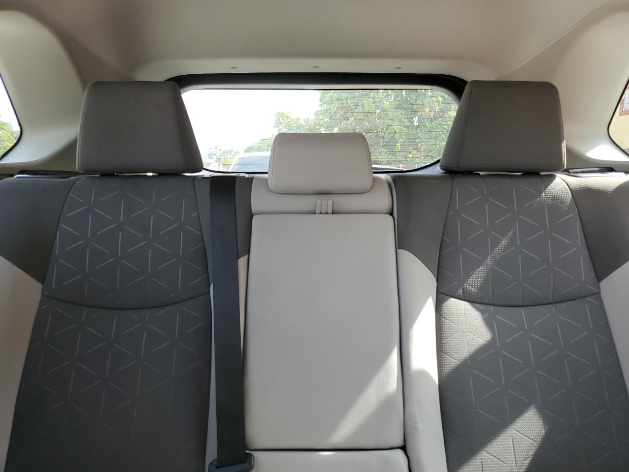 Toyota RAV4 Xle Image 7