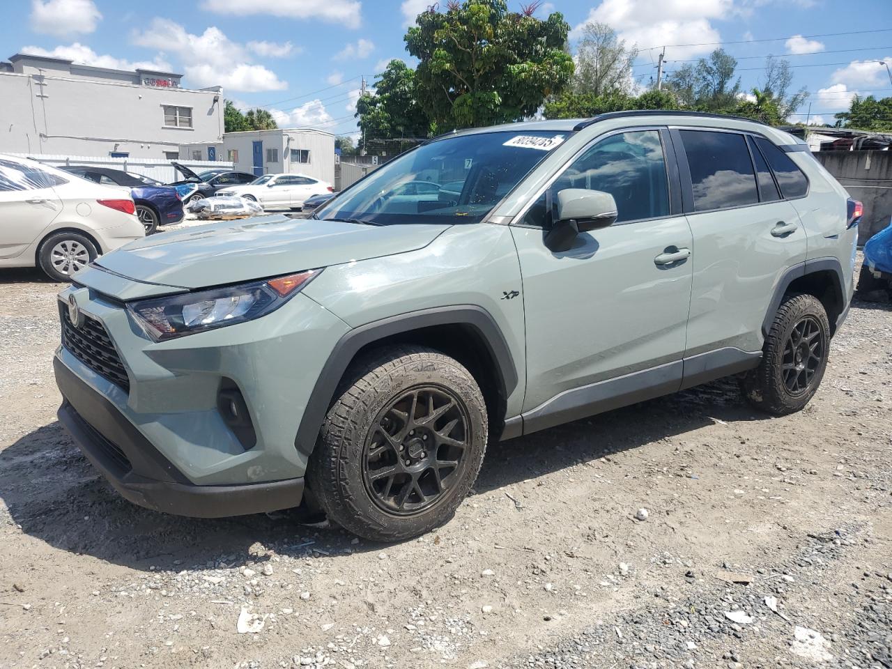 Toyota RAV4 Xle Image 1