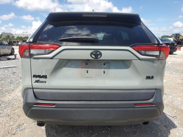 Toyota RAV4 Xle Image 2