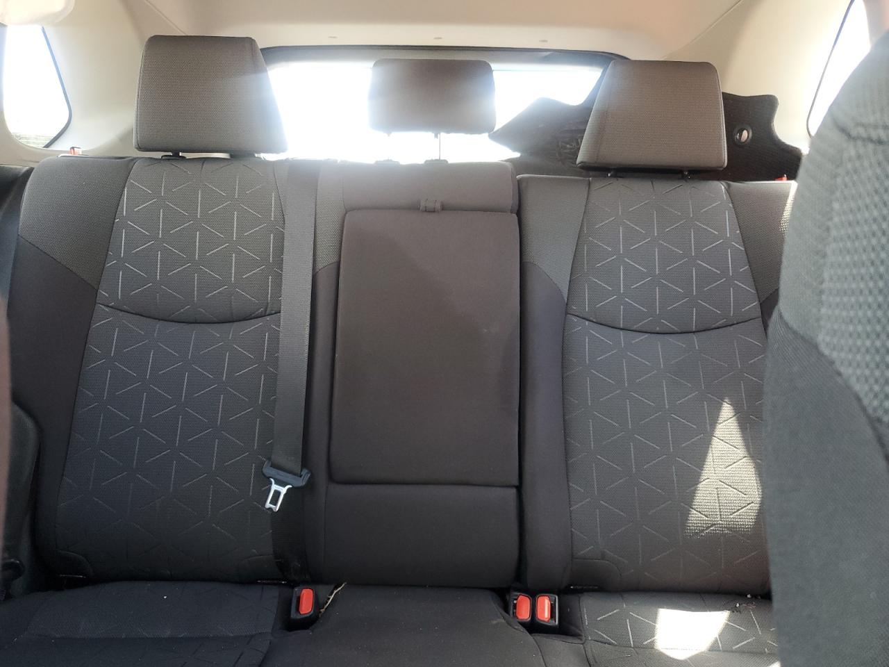 Toyota RAV4 Xle Image 7