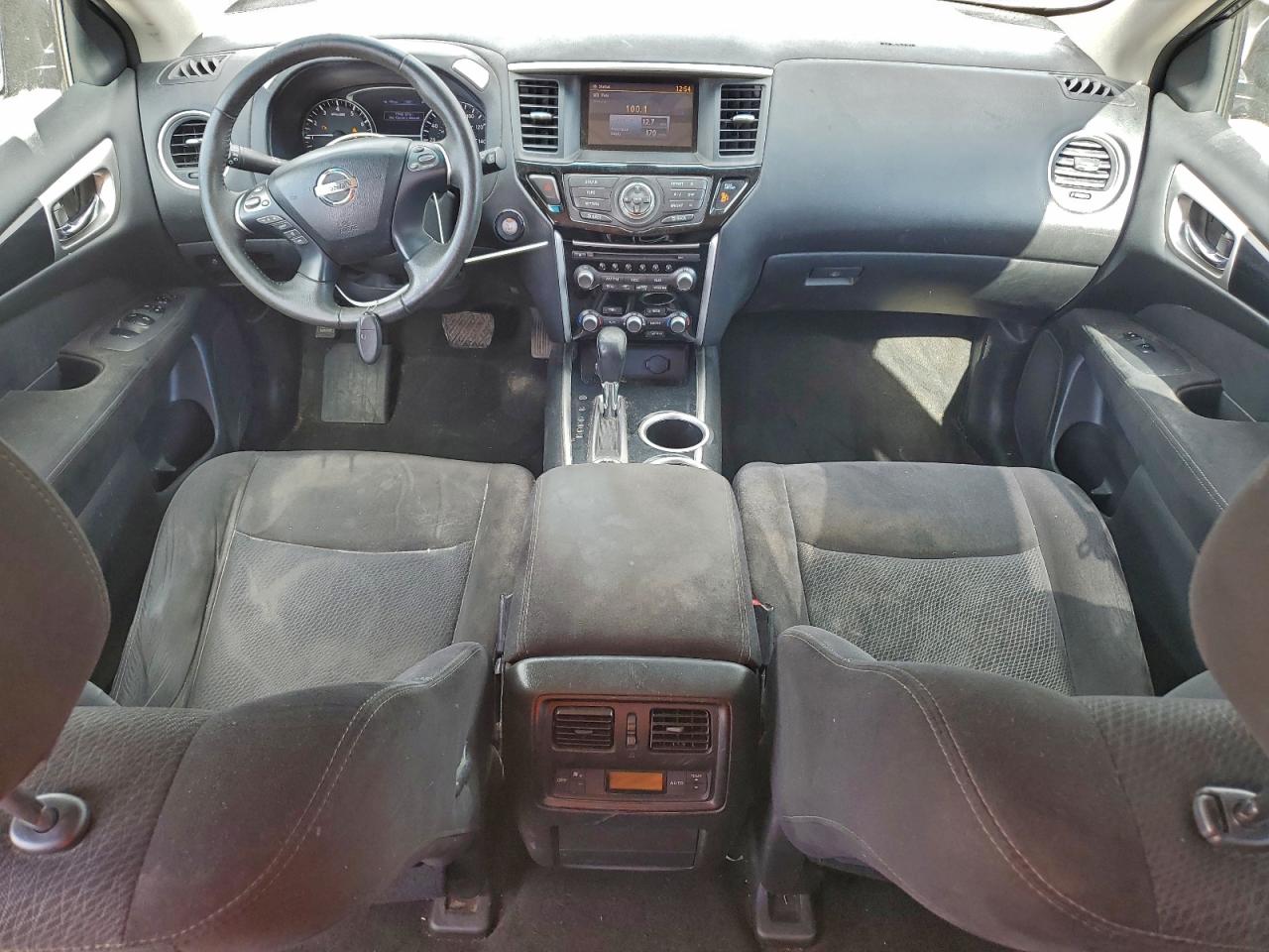 Nissan Pathfinder S Image 9