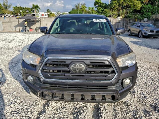 Toyota Tacoma Double Cab Image 9