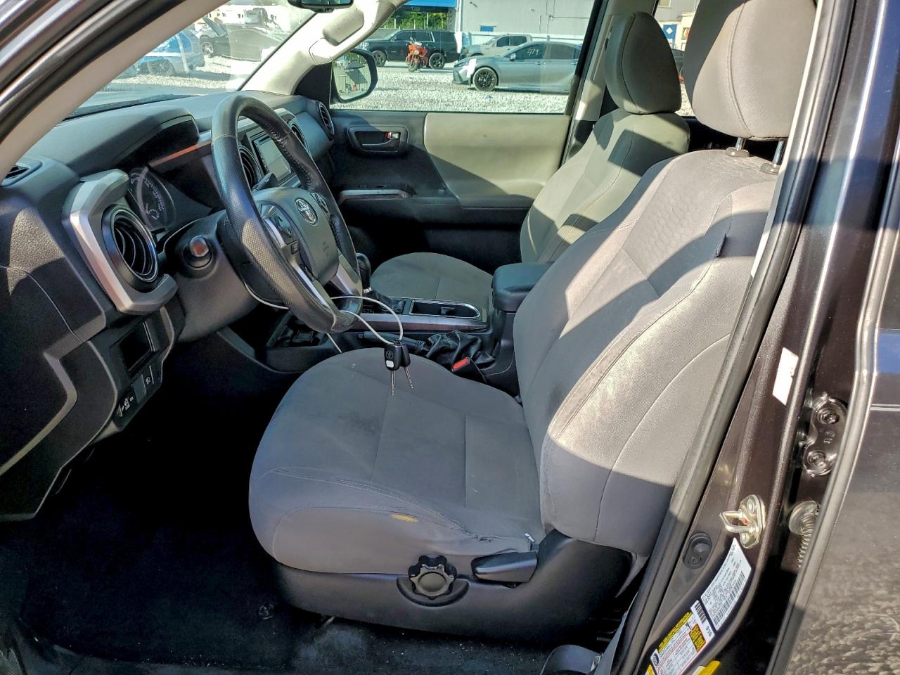 Toyota Tacoma Double Cab Image 6