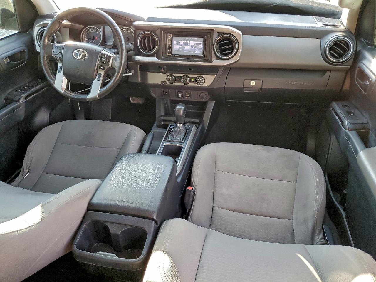 Toyota Tacoma Double Cab Image 5