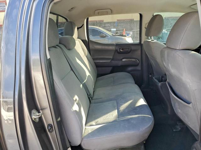 Toyota Tacoma Double Cab Image 12