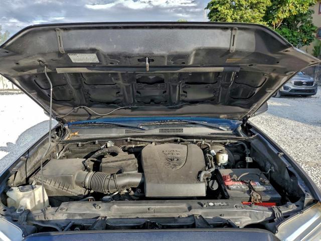 Toyota Tacoma Double Cab Image 11