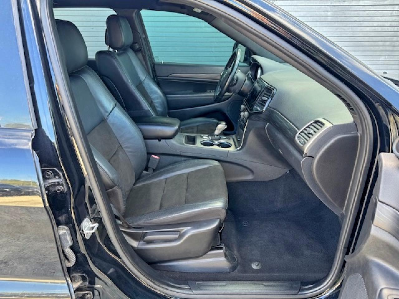 Jeep Grand Cherokee Laredo Image 4