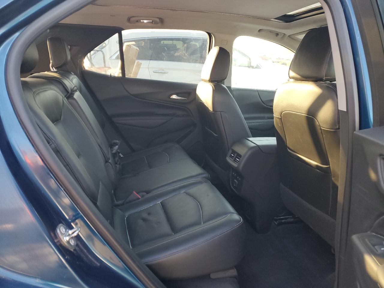 Chevrolet Equinox Premier Image 8