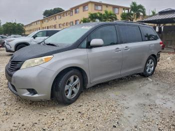  Salvage Toyota Sienna