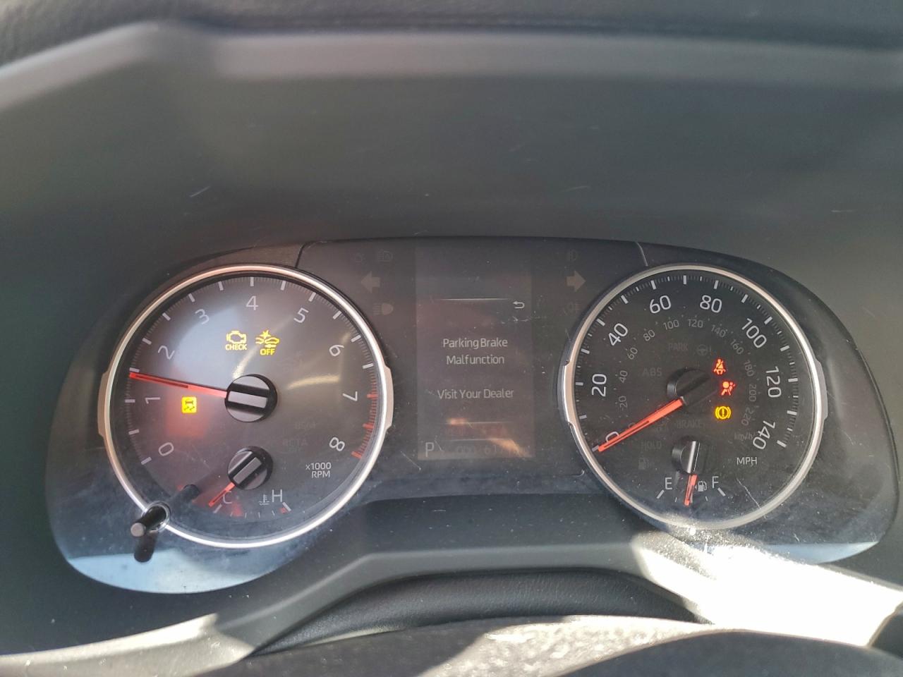 Toyota RAV4 Le Image 11