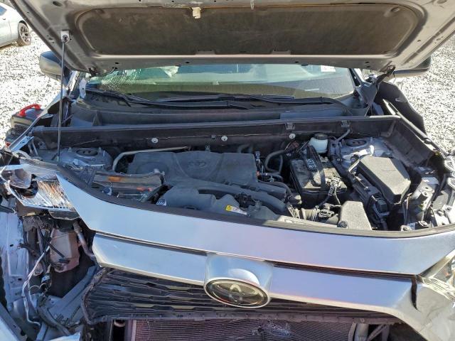 Toyota RAV4 Le Image 10