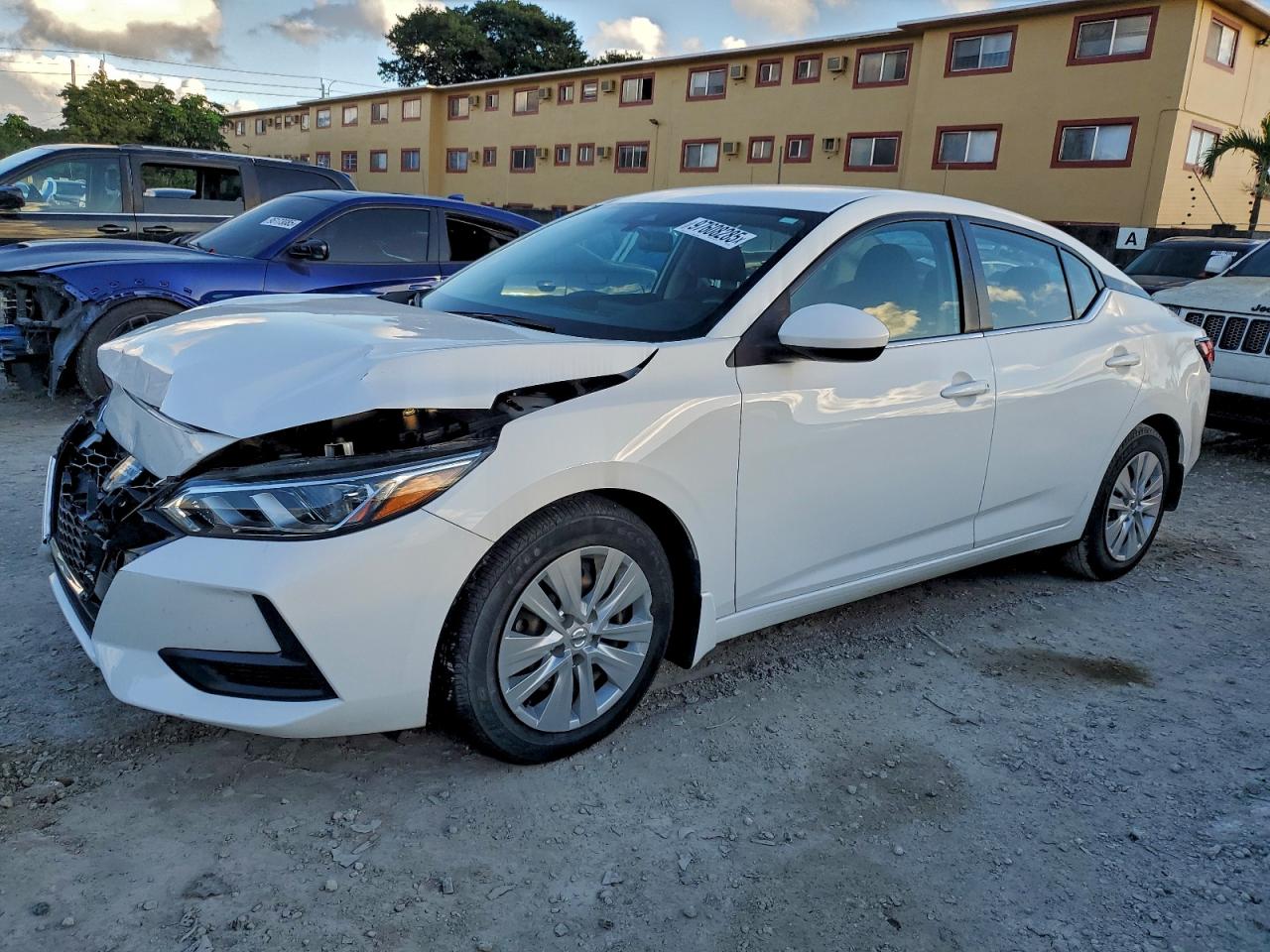 Nissan Sentra S Image 1