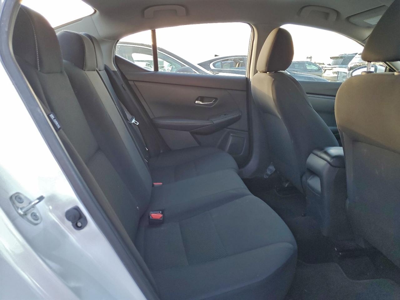 Nissan Sentra S Image 11