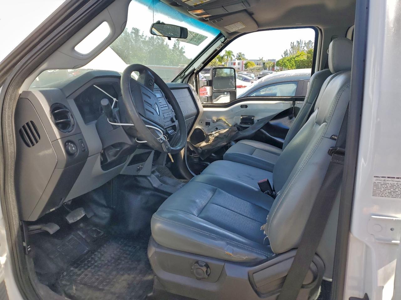 Ford F-350 Super Duty Image 13