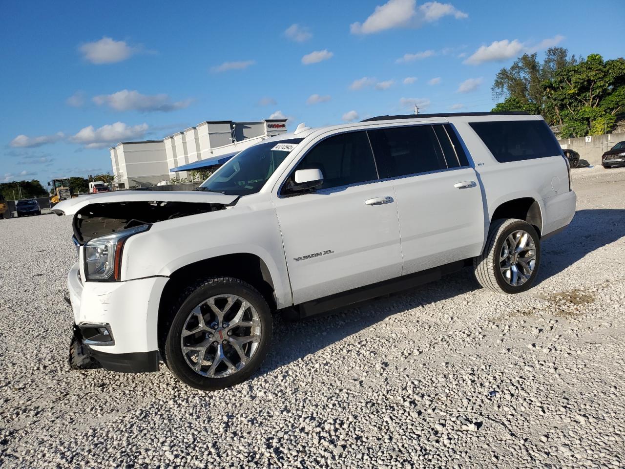GMC Yukon C1500 Slt Image 1