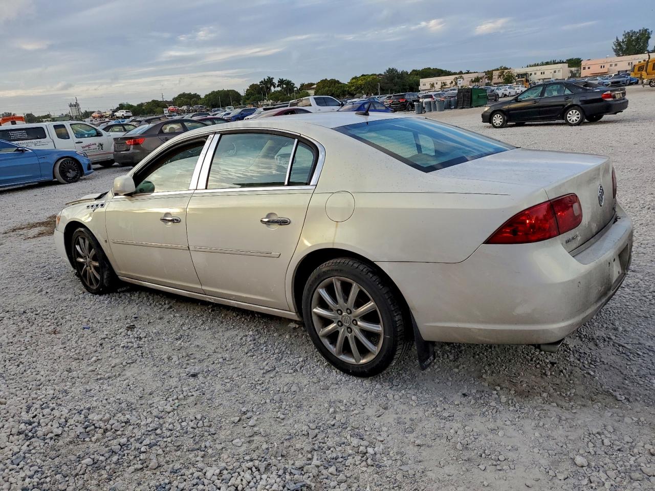 Buick Lucerne Cxs Image 8