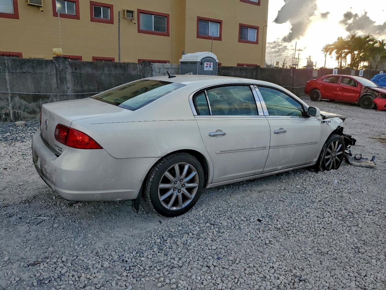 Buick Lucerne Cxs Image 2