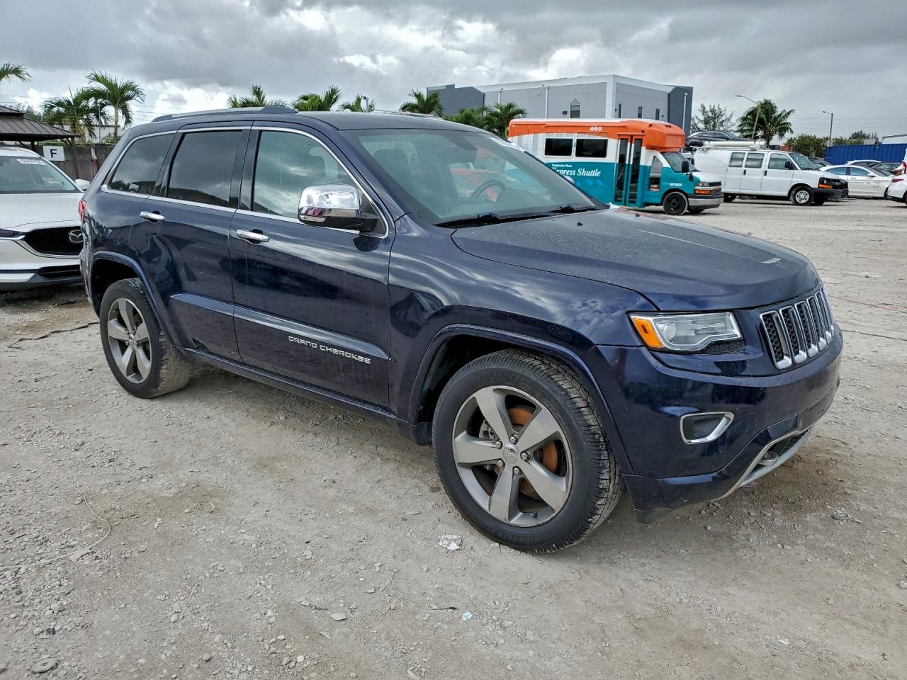 Jeep Grand Cherokee Overland Image 11