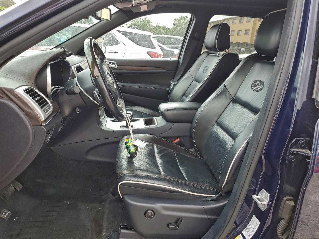 Jeep Grand Cherokee Overland Image 12