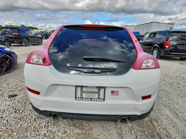 Volvo C30 T5 Image 11