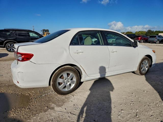 Toyota Corolla Base Image 9