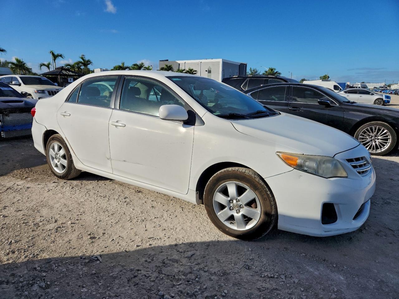 Toyota Corolla Base Image 12