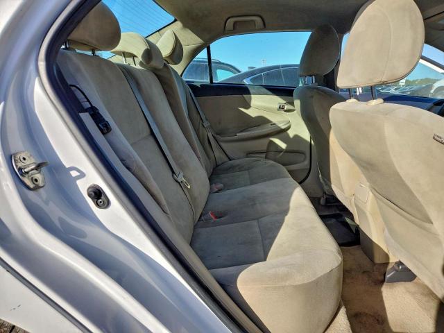 Toyota Corolla Base Image 10