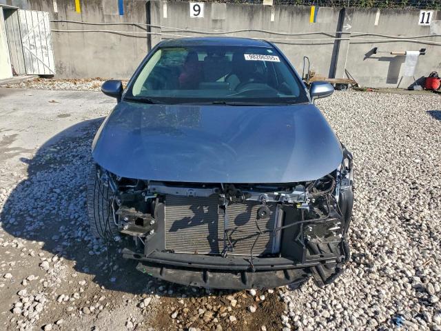 Toyota Corolla Le Image 4