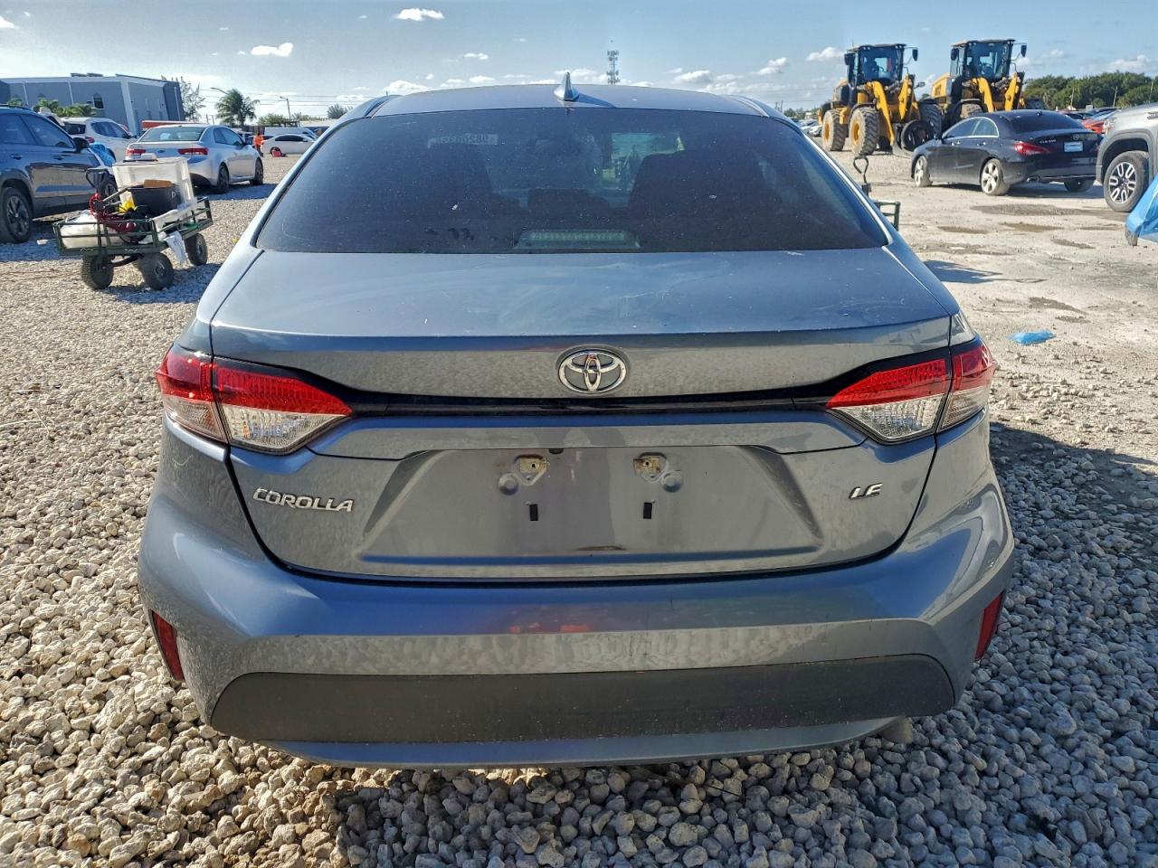 Toyota Corolla Le Image 6