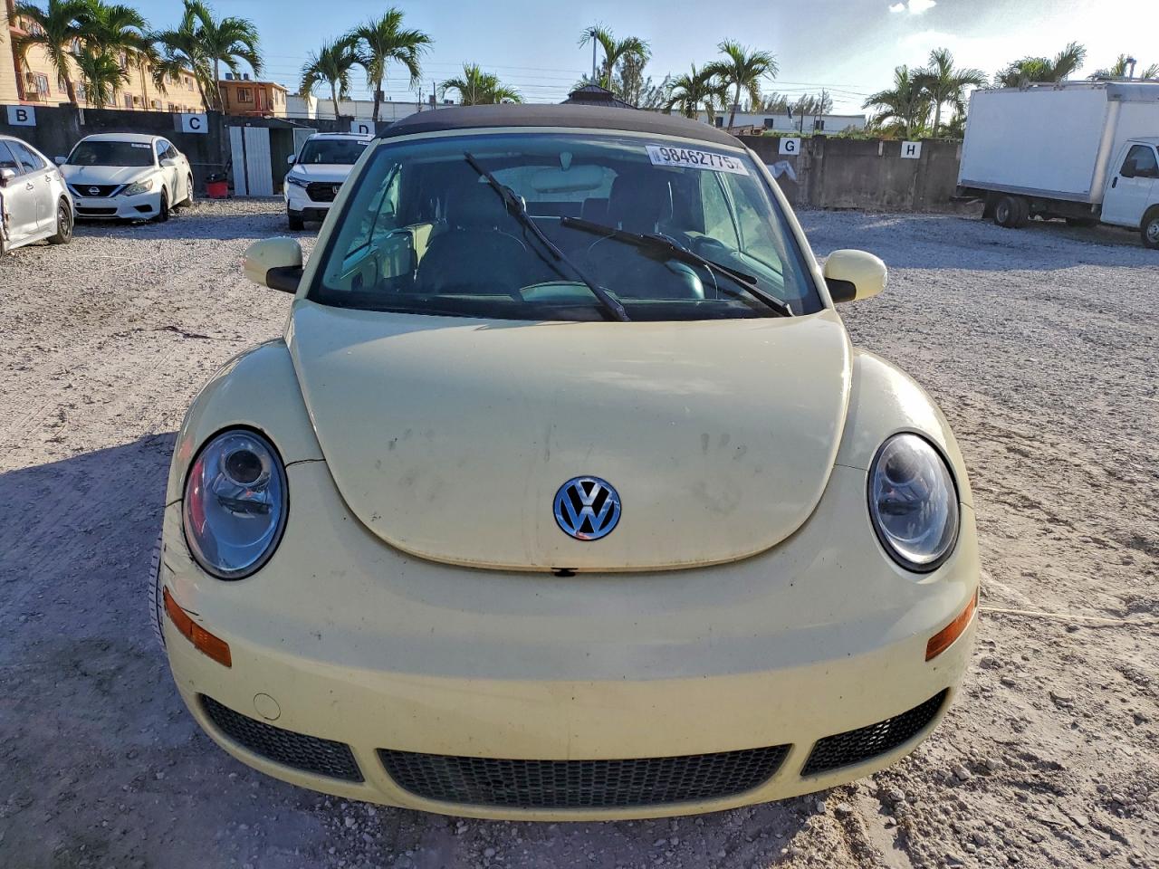 Volkswagen Beetle Convertible Option Package 1 Image 4