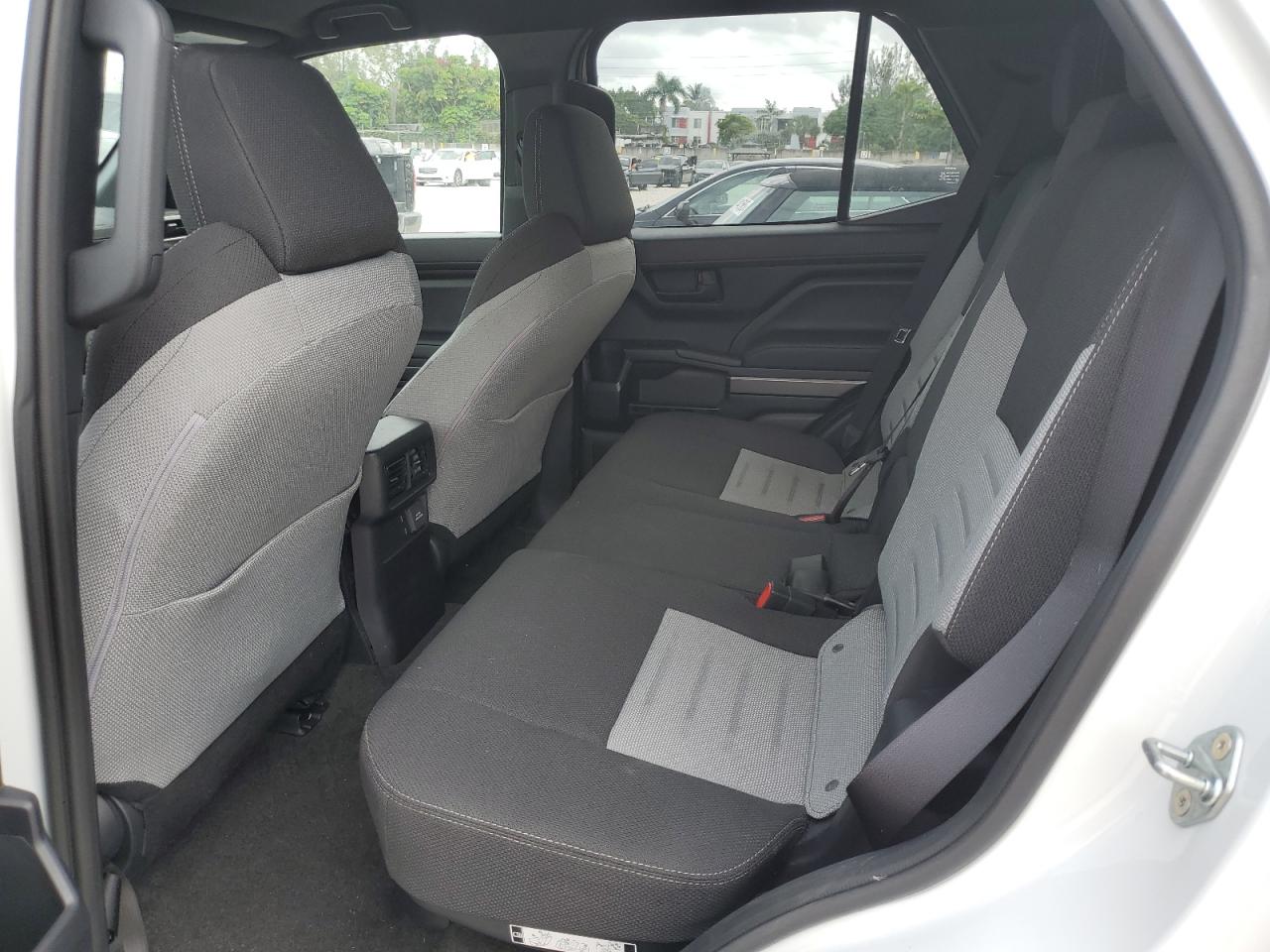 Toyota 4Runner Sr5 Image 11