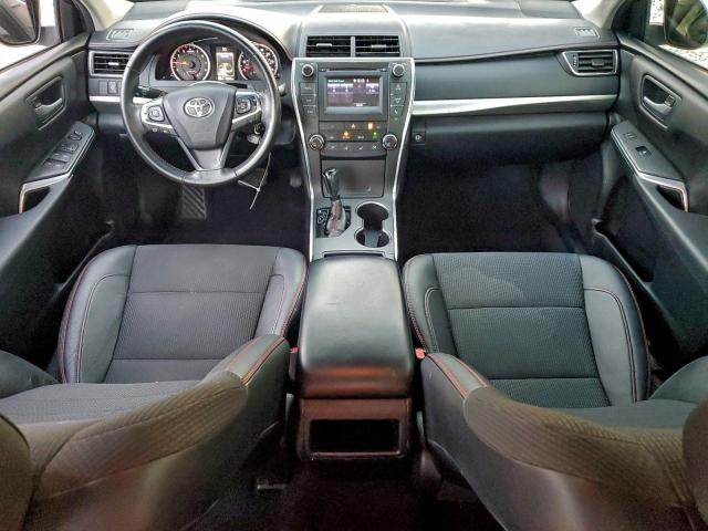 Toyota Camry Le Image 6