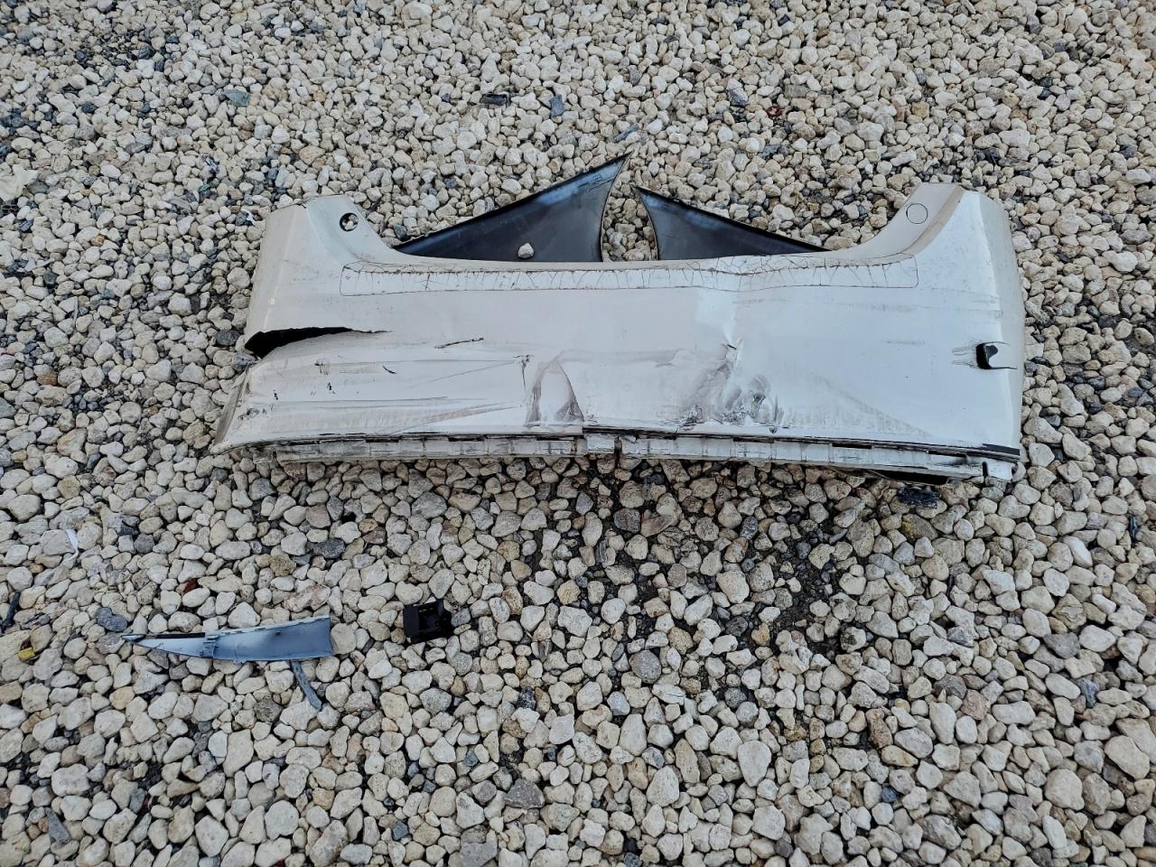 Toyota Camry Le Image 11