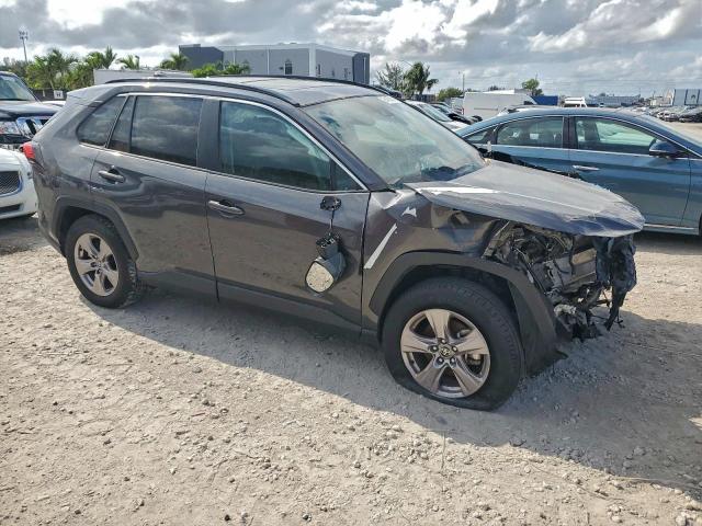 Toyota RAV4 Xle Image 10