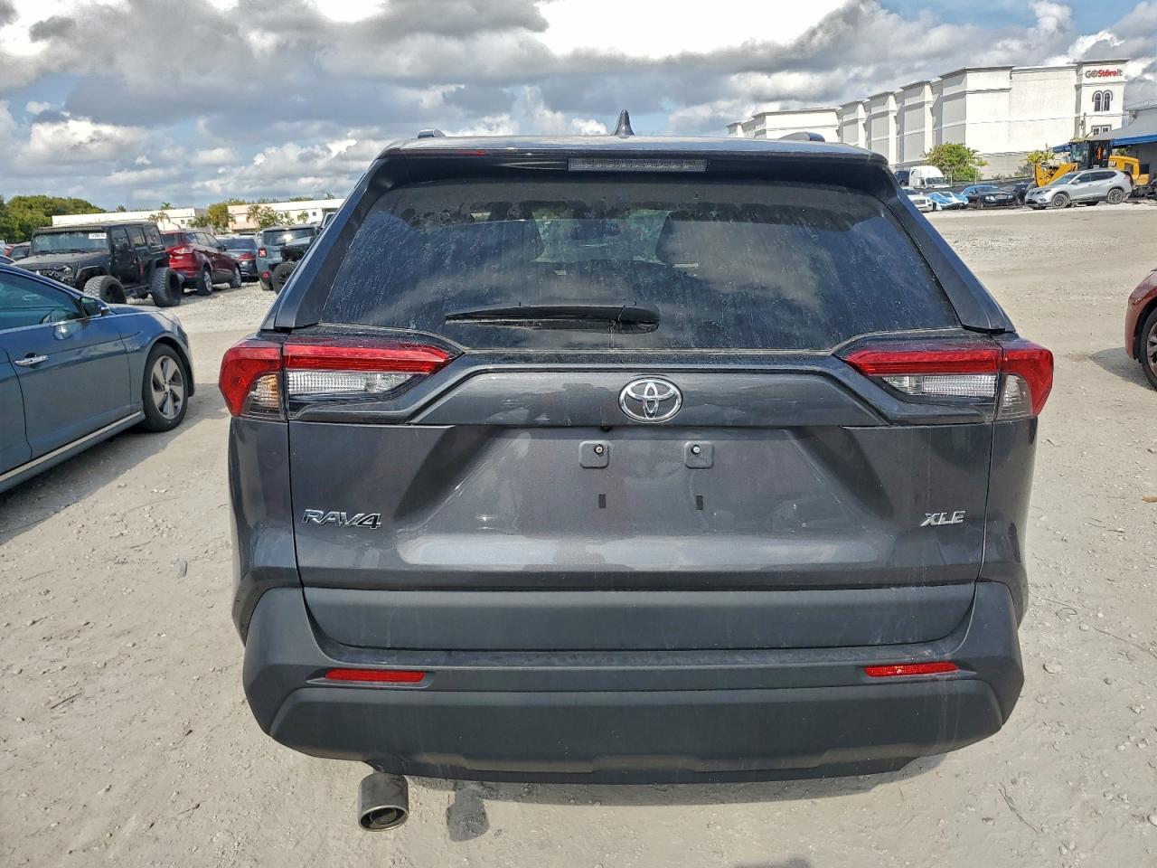Toyota RAV4 Xle Image 7