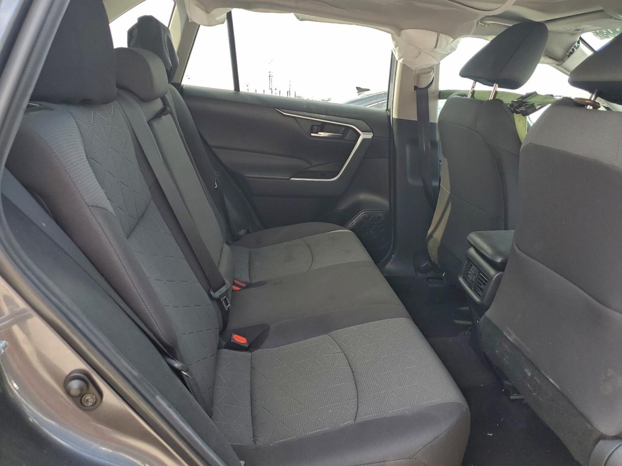 Toyota RAV4 Xle Image 9