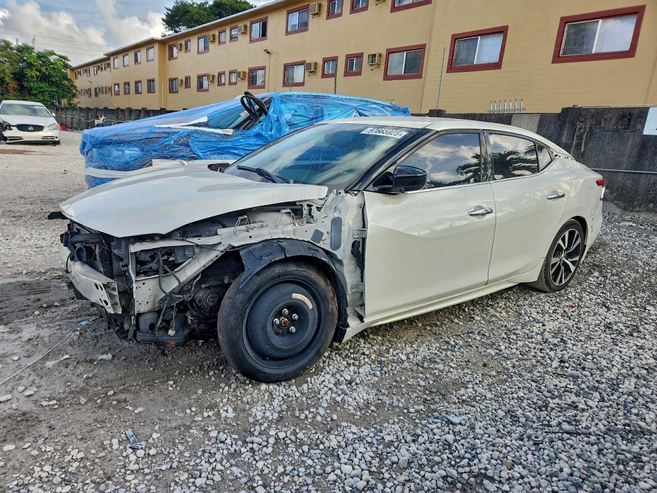 Nissan Maxima 3.5s Image 1