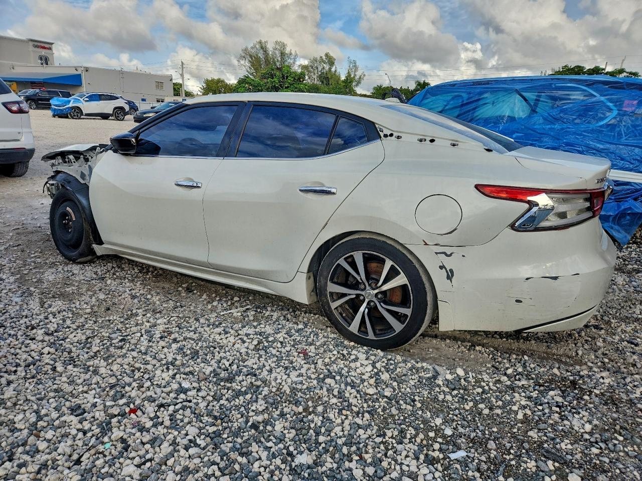 Nissan Maxima 3.5s Image 3