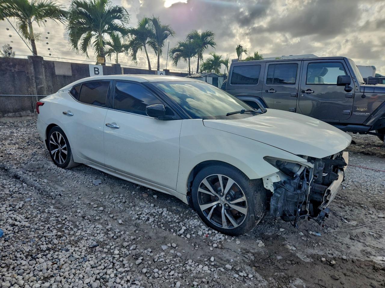 Nissan Maxima 3.5s Image 5