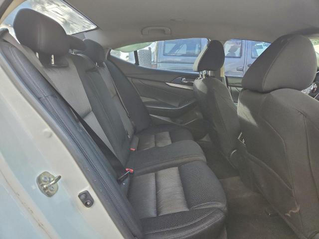 Nissan Maxima 3.5s Image 11