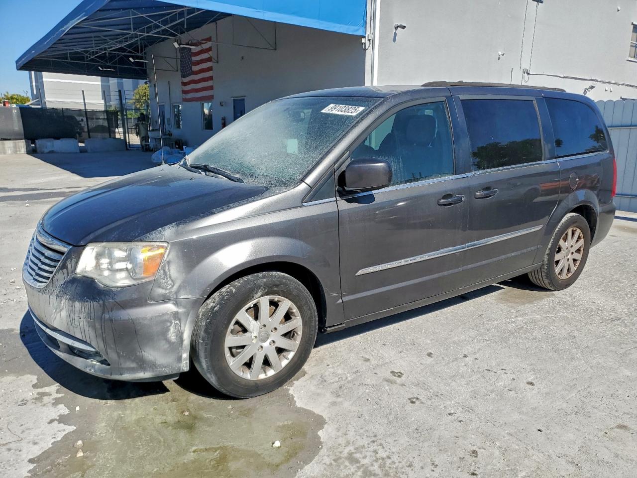 Chrysler Minivan Touring Image 1